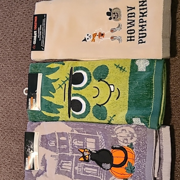 CELEBRATE TOGETHER KOHLS Other - BUNDLE OF 3 HALLOWEEN HAND TOWELS